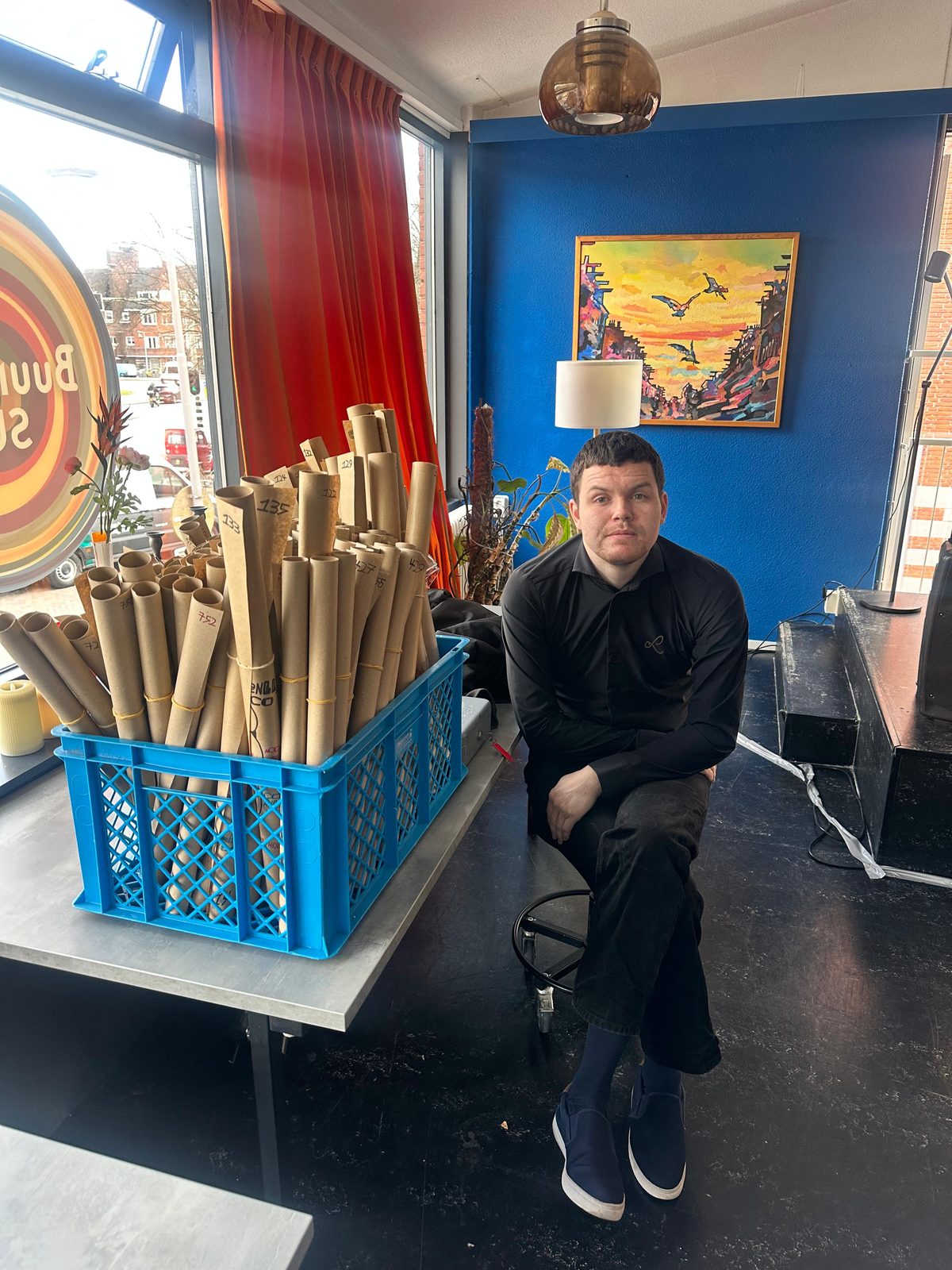 Talent maakt kunstwerk voor een tentoonstelling