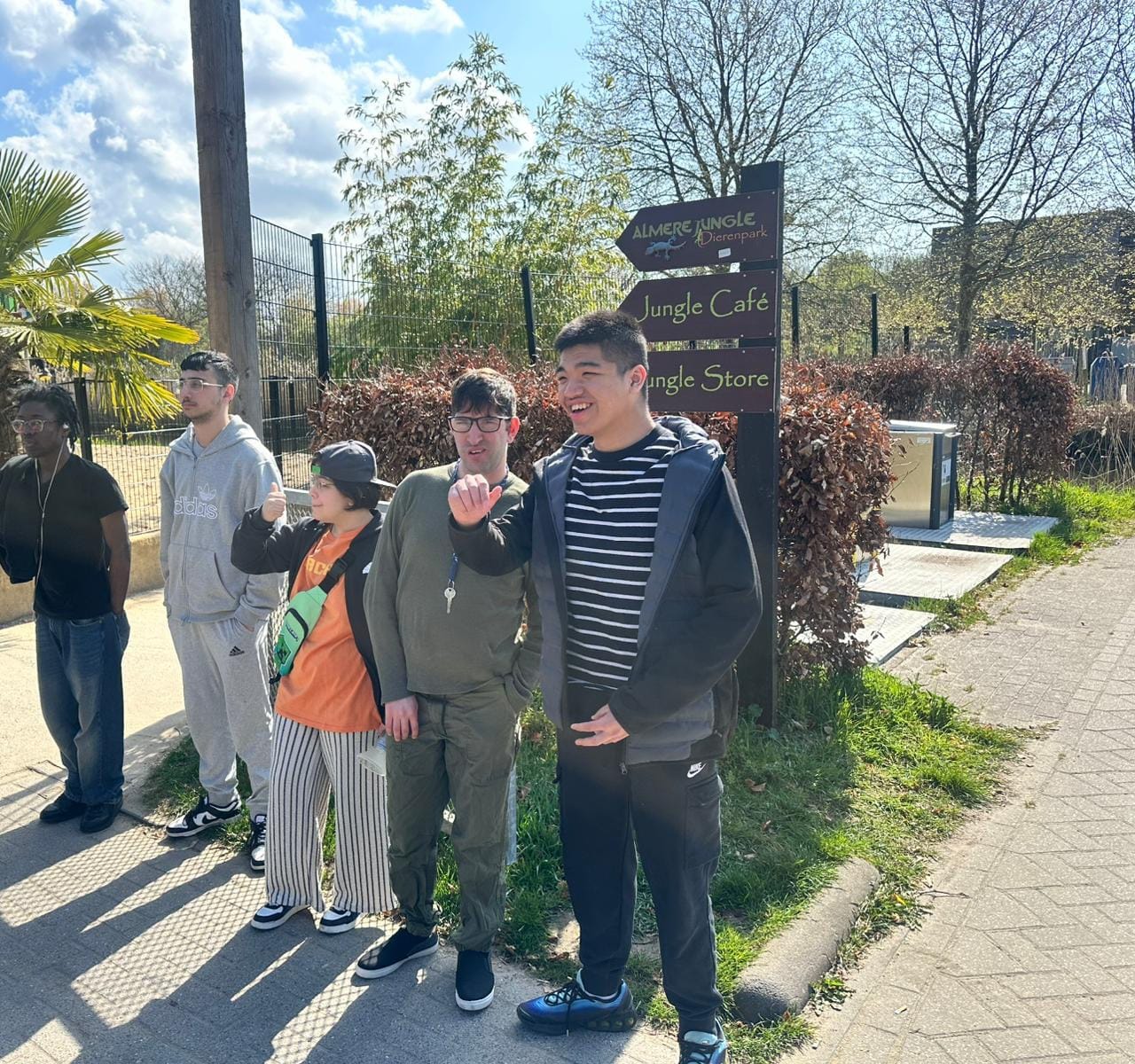Talenten van N&Ncare Zorg tijdens een wandeling in het park